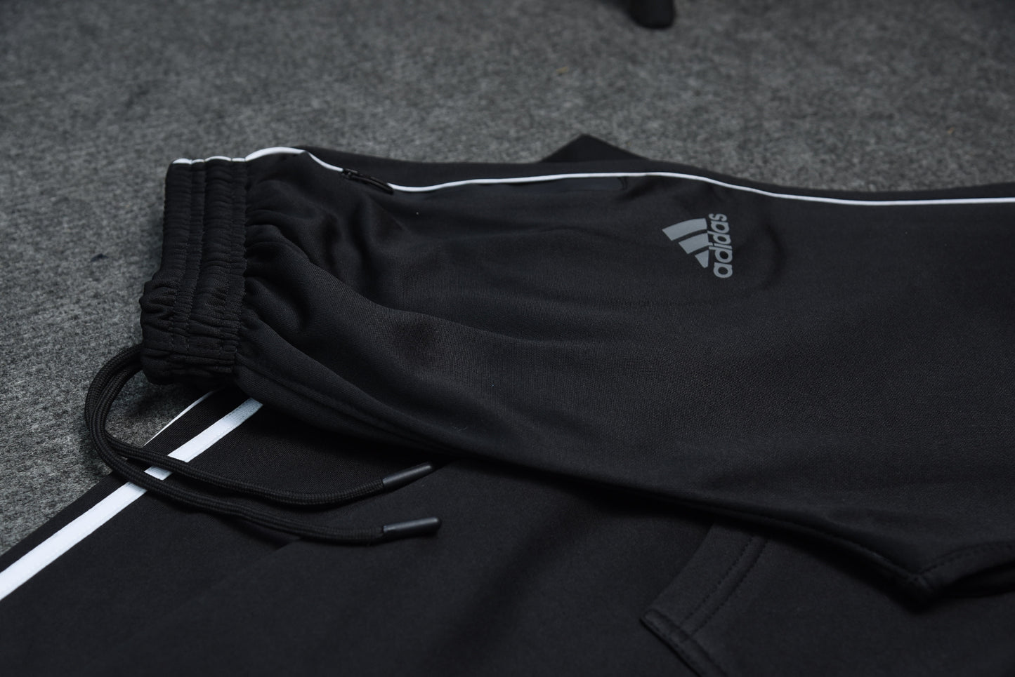 Zipper Addidas Tracksuit (black)