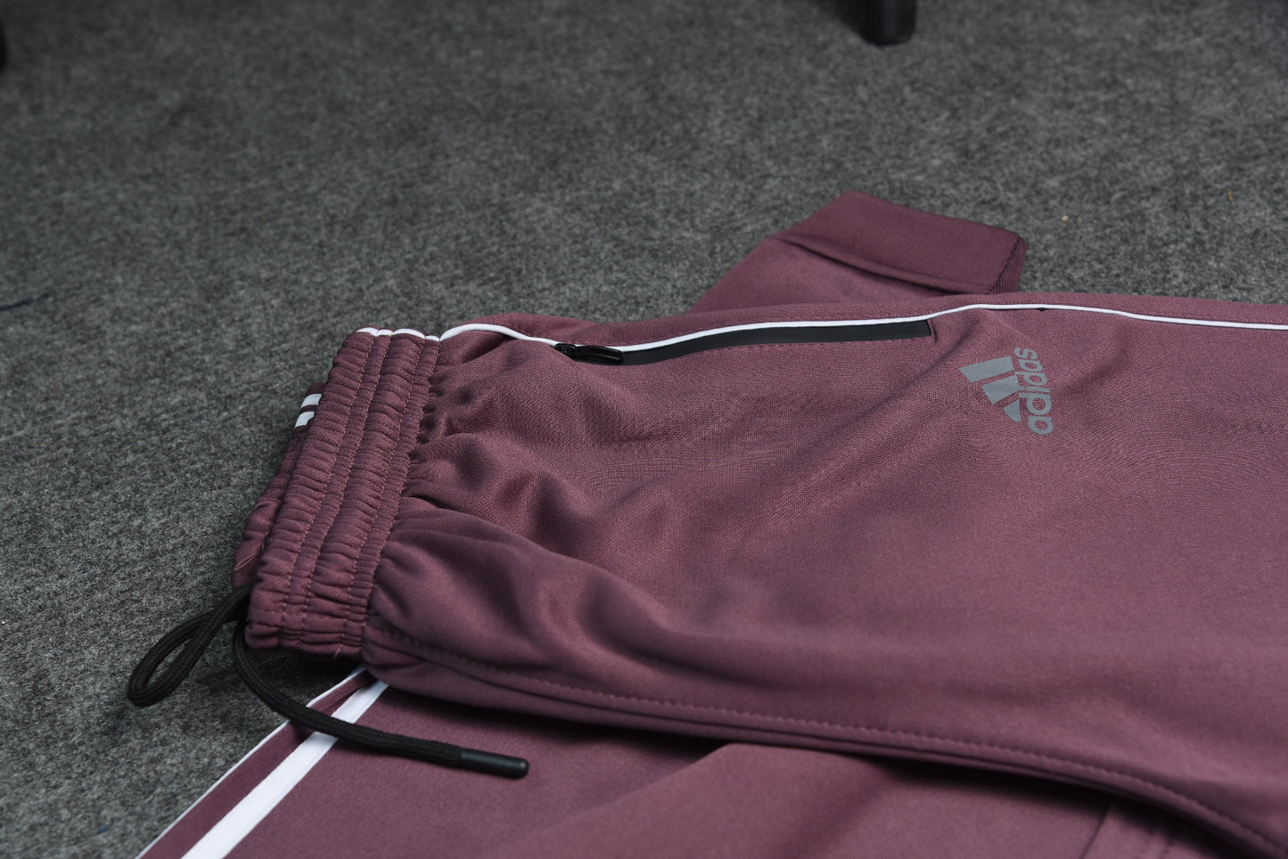 Zipper Addidas Tracksuit (burgundy)